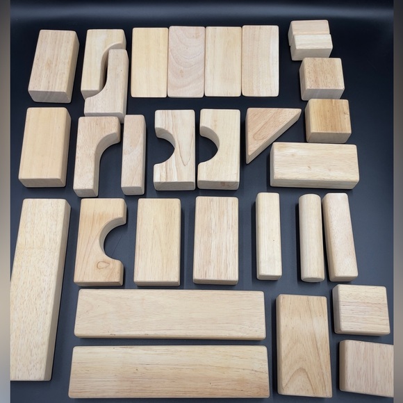 Montessori 30 pc basic children’s building blocks